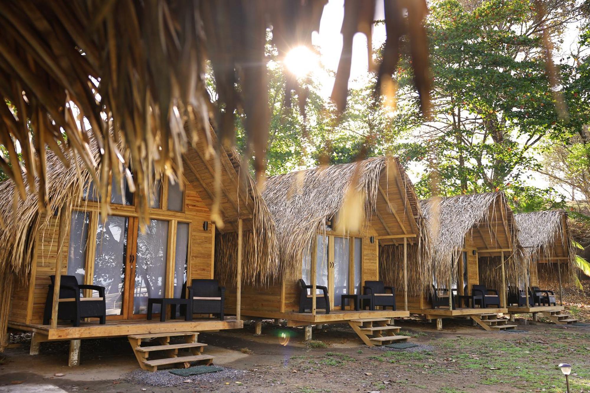 Hotel Oasis & Surf Camp Santa Catalina Dış mekan fotoğraf